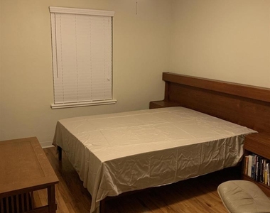 2568 Violet St - Photo Thumbnail 5