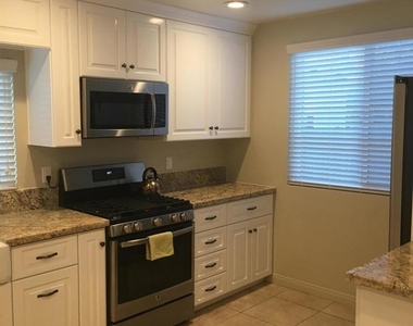 2568 Violet St - Photo Thumbnail 6