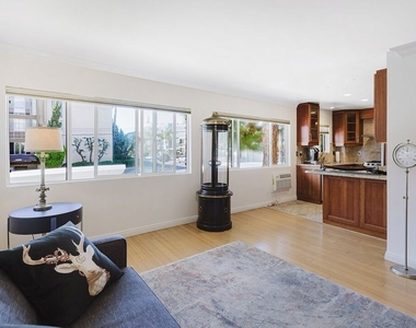1154 S Barrington Avenue - Photo Thumbnail 14