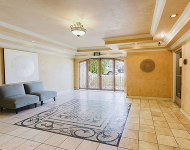 1154 S Barrington Avenue - Photo Thumbnail 20