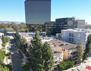 1154 S Barrington Avenue - Photo Thumbnail 28