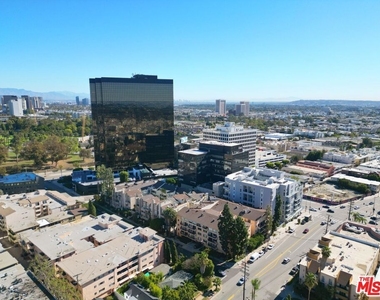 1154 S Barrington Avenue - Photo Thumbnail 31