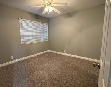 2163 Timberlane Avenue - Photo Thumbnail 5