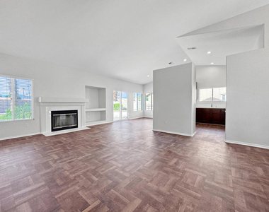 78720 W Harland Drive - Photo Thumbnail 1