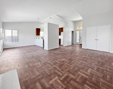 78720 W Harland Drive - Photo Thumbnail 5