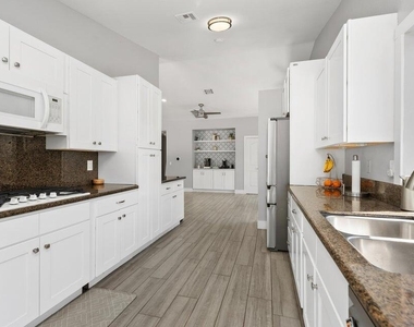 39369 Regency Way - Photo Thumbnail 3