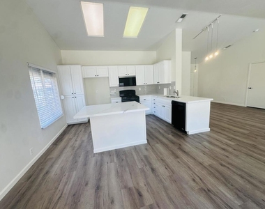 78780 Birchcrest Circle - Photo Thumbnail 9