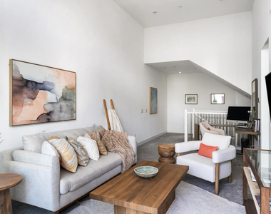 318 Huddle Springs Way - Photo Thumbnail 11