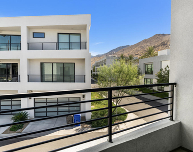 318 Huddle Springs Way - Photo Thumbnail 12