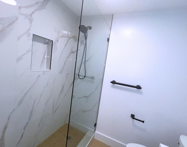 1260 Manor Drive - Photo Thumbnail 15