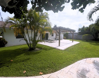 1260 Manor Drive - Photo Thumbnail 32
