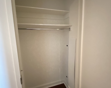 60 Riverside Boulevard - Photo Thumbnail 4