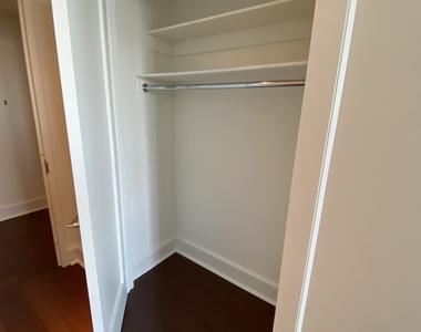 60 Riverside Boulevard - Photo Thumbnail 7