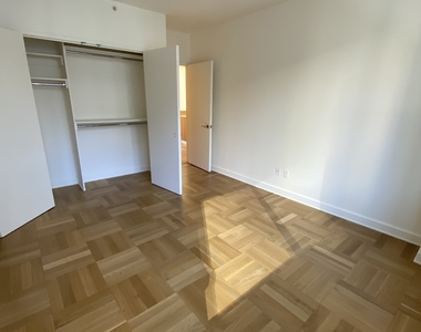 400 West 63rd Street - Photo Thumbnail 10