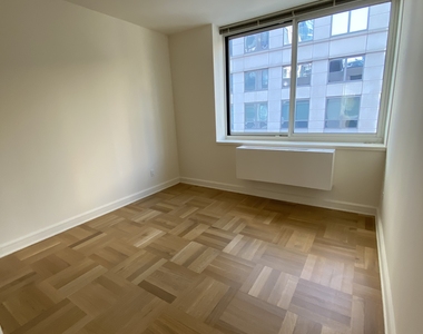 400 West 63rd Street - Photo Thumbnail 3