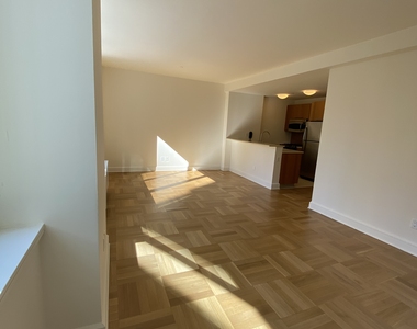 400 West 63rd Street - Photo Thumbnail 5