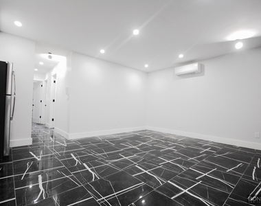 49 East 56th Street - Photo Thumbnail 2