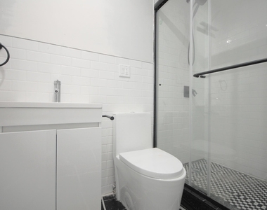 49 East 56th Street - Photo Thumbnail 3