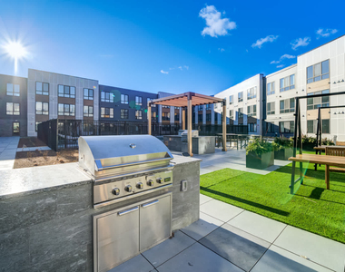655 Washington Street - Photo Thumbnail 42
