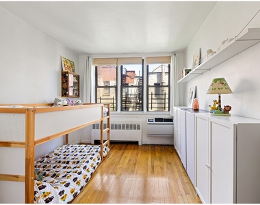 439 E 88th St - Photo Thumbnail 5