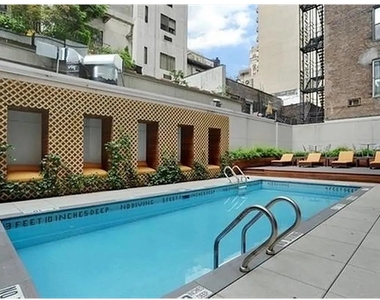 133 W 22nd St - Photo Thumbnail 8