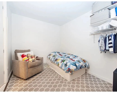 133 W 22nd St - Photo Thumbnail 5