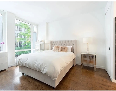 133 W 22nd St - Photo Thumbnail 3