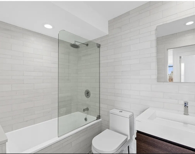 40 E 61st St - Photo Thumbnail 5