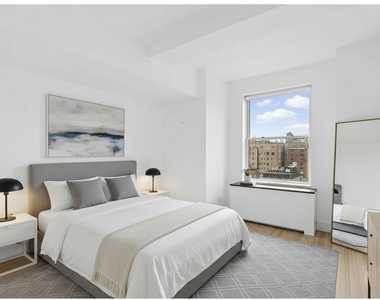 40 E 61st St - Photo Thumbnail 4