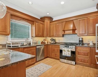 575 Washington Avenue - Photo Thumbnail 14