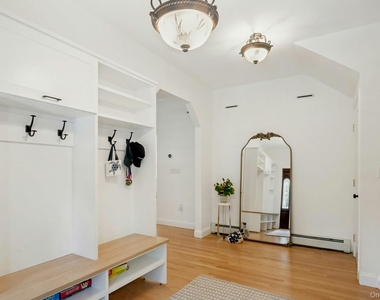 575 Washington Avenue - Photo Thumbnail 4