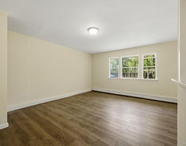 7 Rutland Road - Photo Thumbnail 13