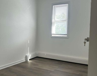 24125 144th Avenue - Photo Thumbnail 3