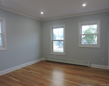 23 Maple Avenue - Photo Thumbnail 3