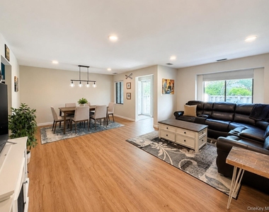 201 Birchwood Road - Photo Thumbnail 2
