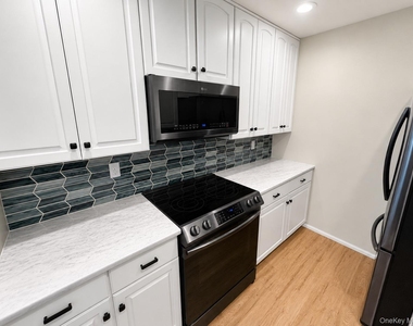 201 Birchwood Road - Photo Thumbnail 5
