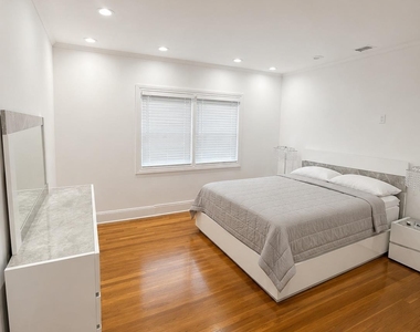 1463 Hewlett Avenue - Photo Thumbnail 6