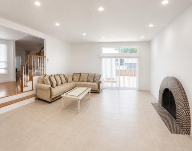 1463 Hewlett Avenue - Photo Thumbnail 4