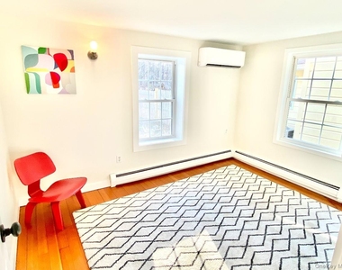 32 Oak Street - Photo Thumbnail 12
