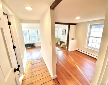 32 Oak Street - Photo Thumbnail 16