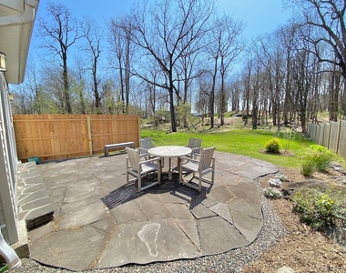 32 Oak Street - Photo Thumbnail 29