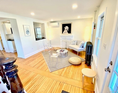 32 Oak Street - Photo Thumbnail 3