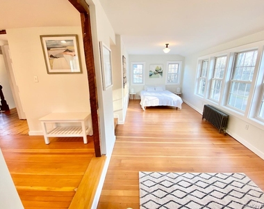 32 Oak Street - Photo Thumbnail 17