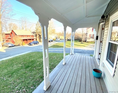 32 Oak Street - Photo Thumbnail 31