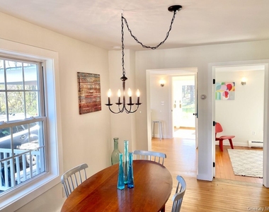 32 Oak Street - Photo Thumbnail 11