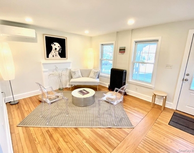 32 Oak Street - Photo Thumbnail 4