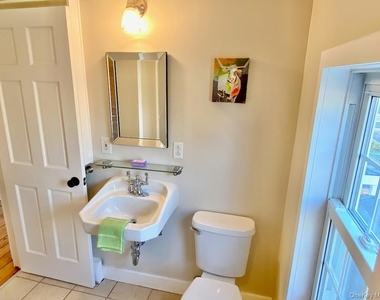 32 Oak Street - Photo Thumbnail 26
