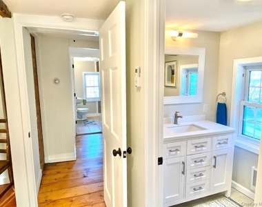 32 Oak Street - Photo Thumbnail 21