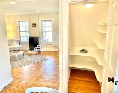 32 Oak Street - Photo Thumbnail 10