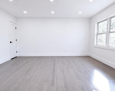 43 Yennicock Avenue - Photo Thumbnail 1